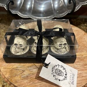 Mortar & Bone skull tea lights - boxed set of 6 - Brand new